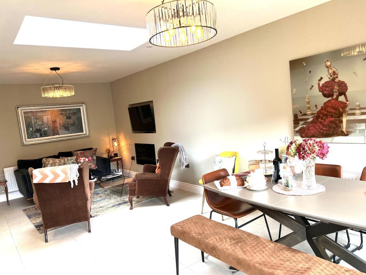 Charming Cosy 4-bed House In Holiday home Killarney