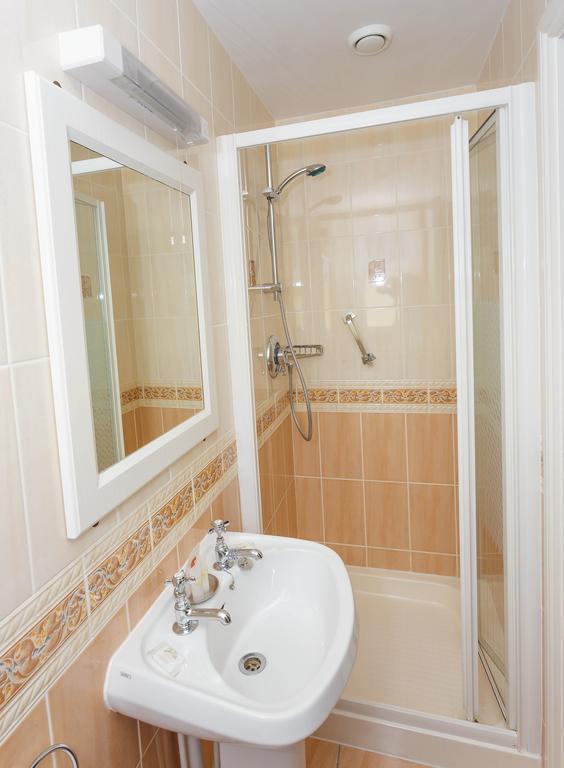 Ashville House 3*