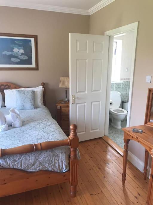 Farm House. * Killarney