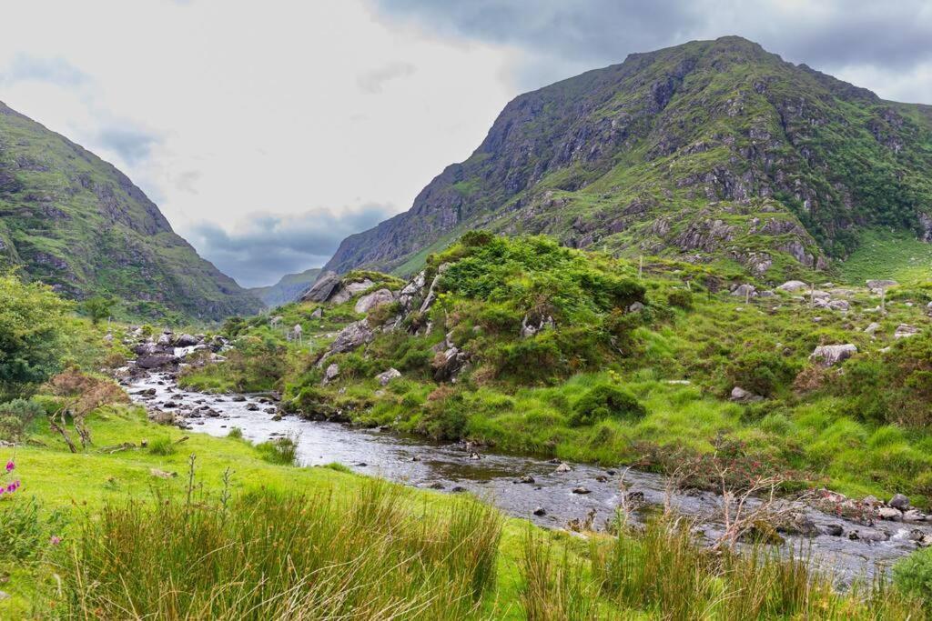 Gap Of Dunloe Shepherd's Holiday home *