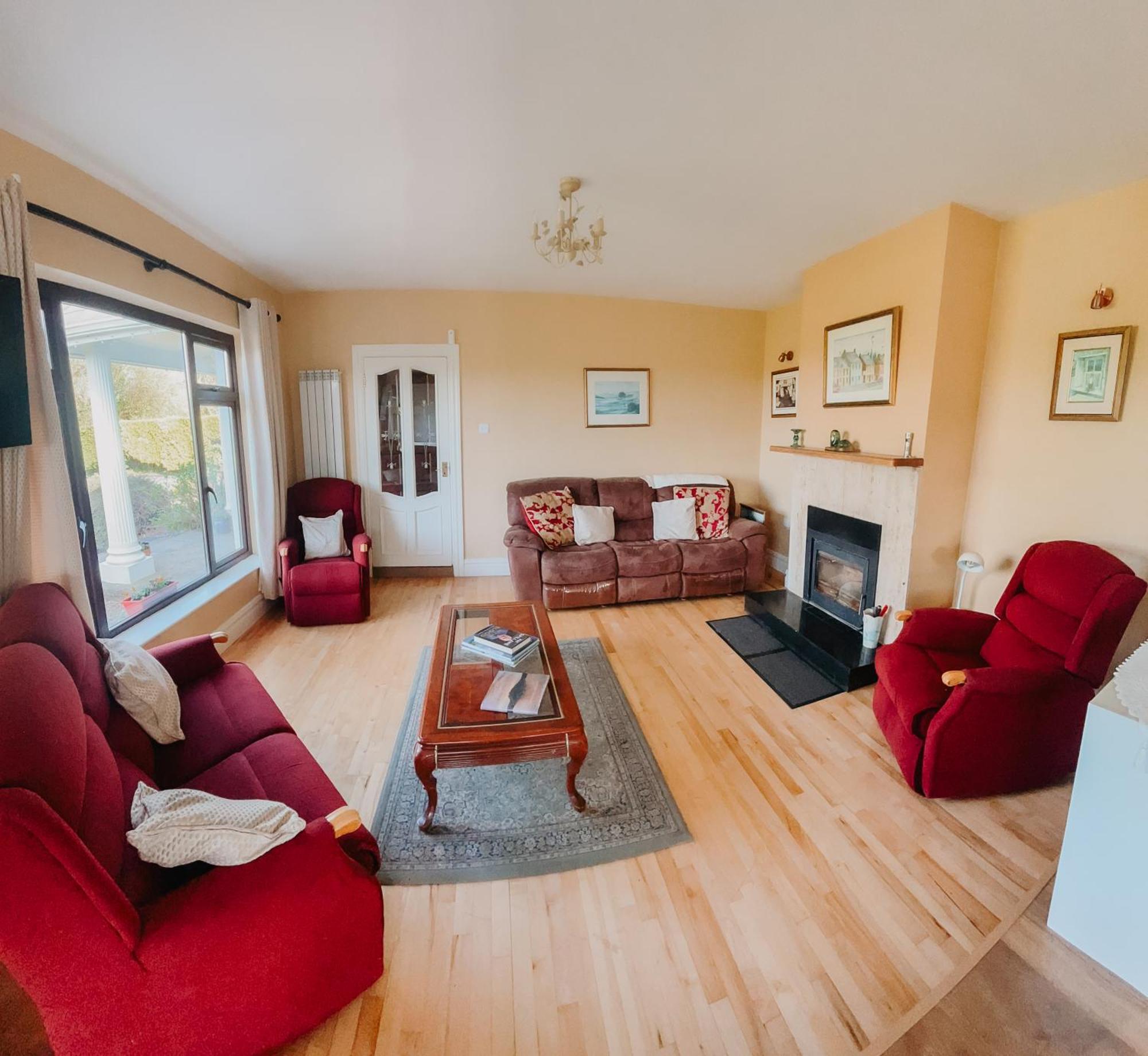 Holiday home Dooneen House *