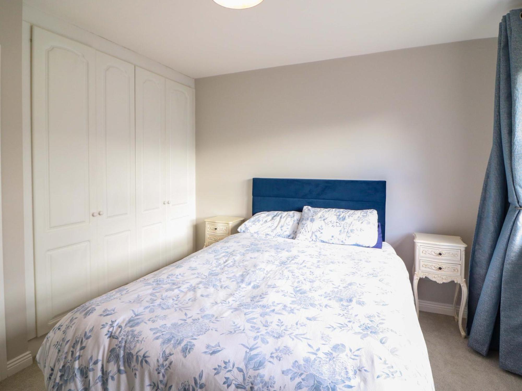 32 Kings Park * Killarney