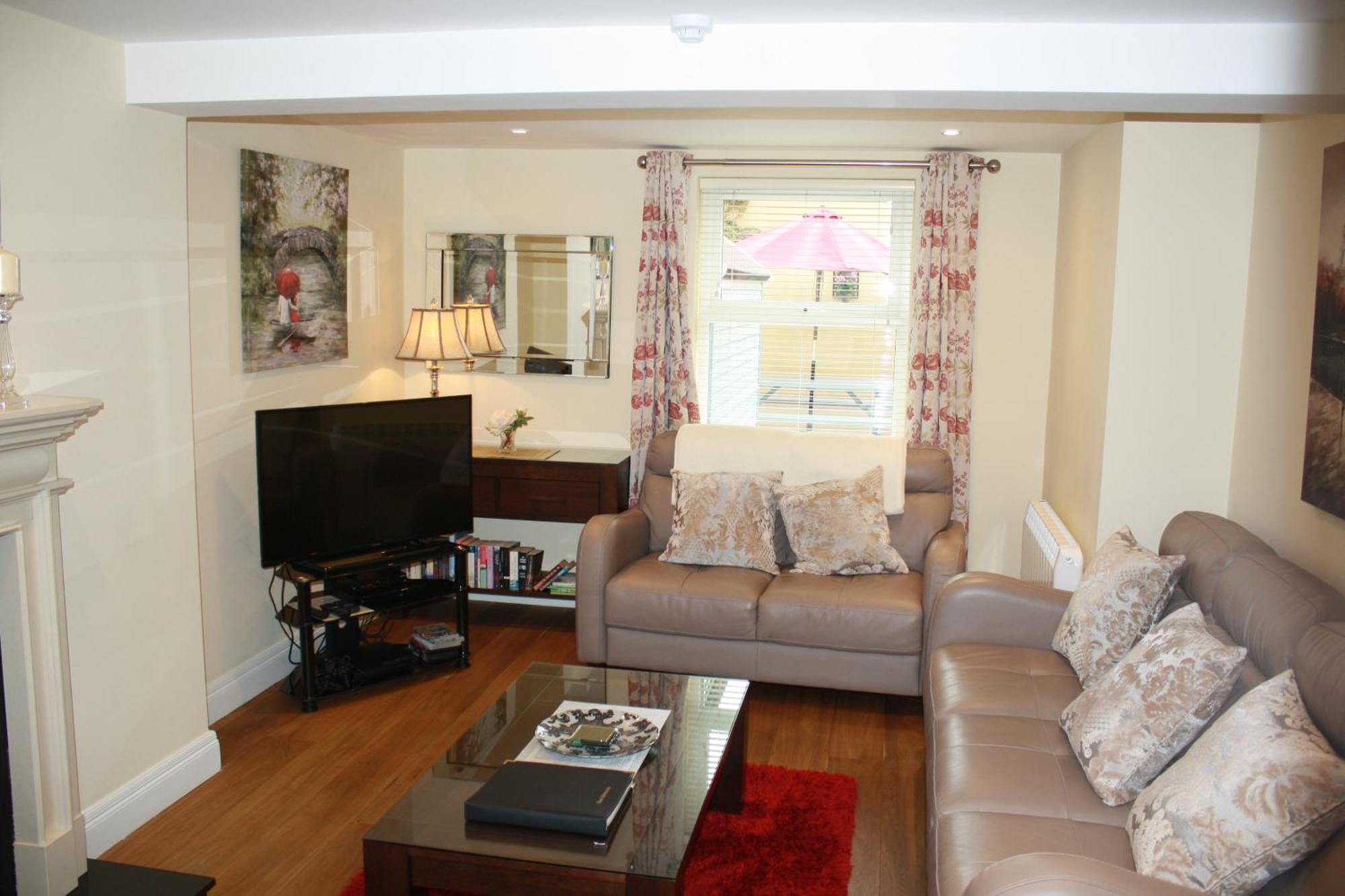 3 Fair Hill House Centrally Located With Parking And Wifi Sleeps 6 Holiday home *