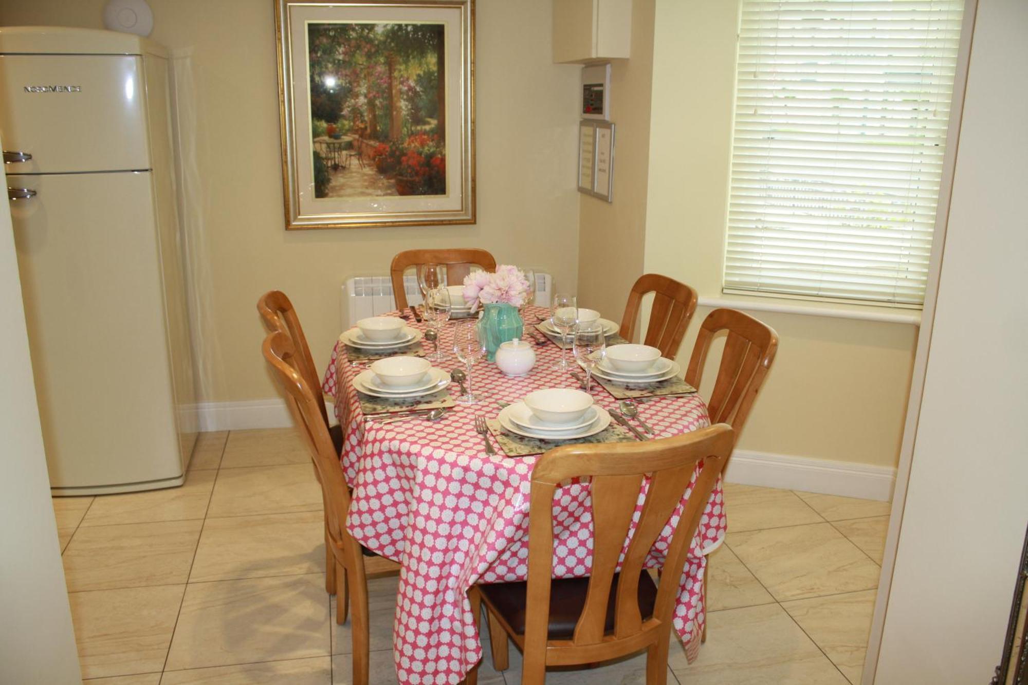 Holiday home 3 Fair Hill House Centrally Located With Parking And Wifi Sleeps 6 *
