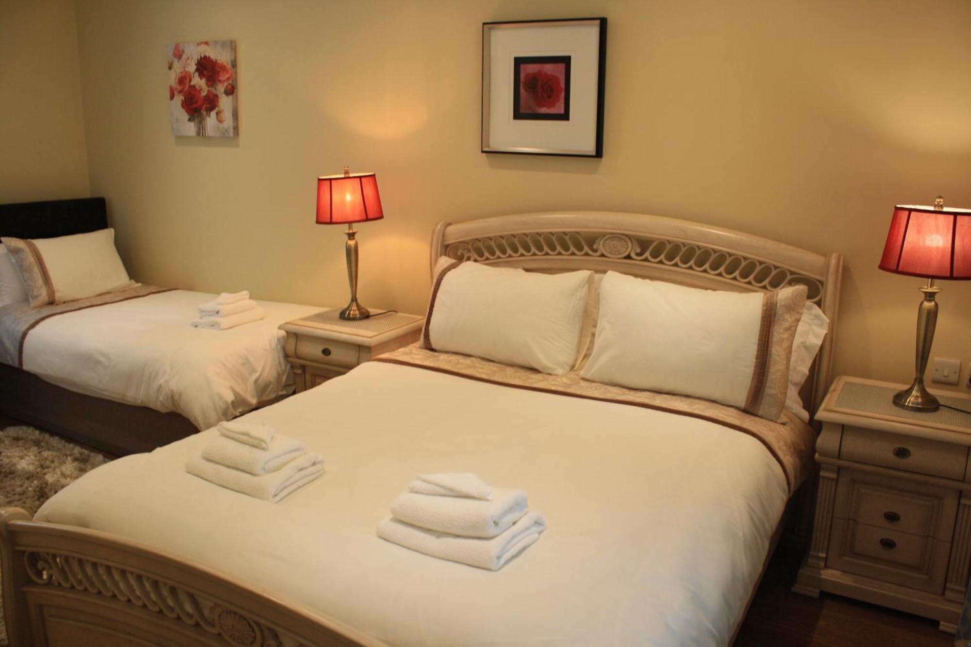 3 Fair Hill House Centrally Located With Parking And Wifi Sleeps 6