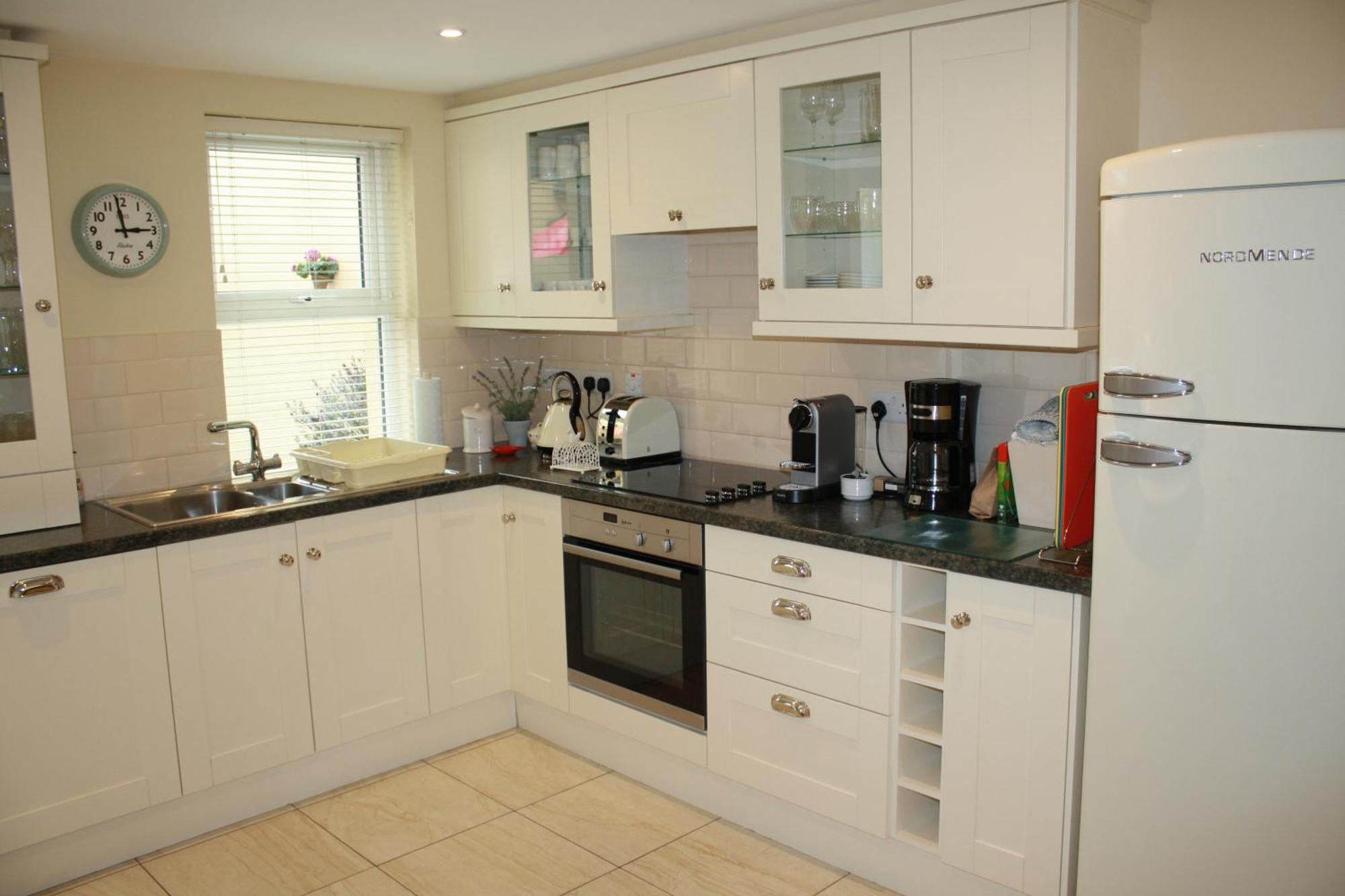 3 Fair Hill House Centrally Located With Parking And Wifi Sleeps 6 *