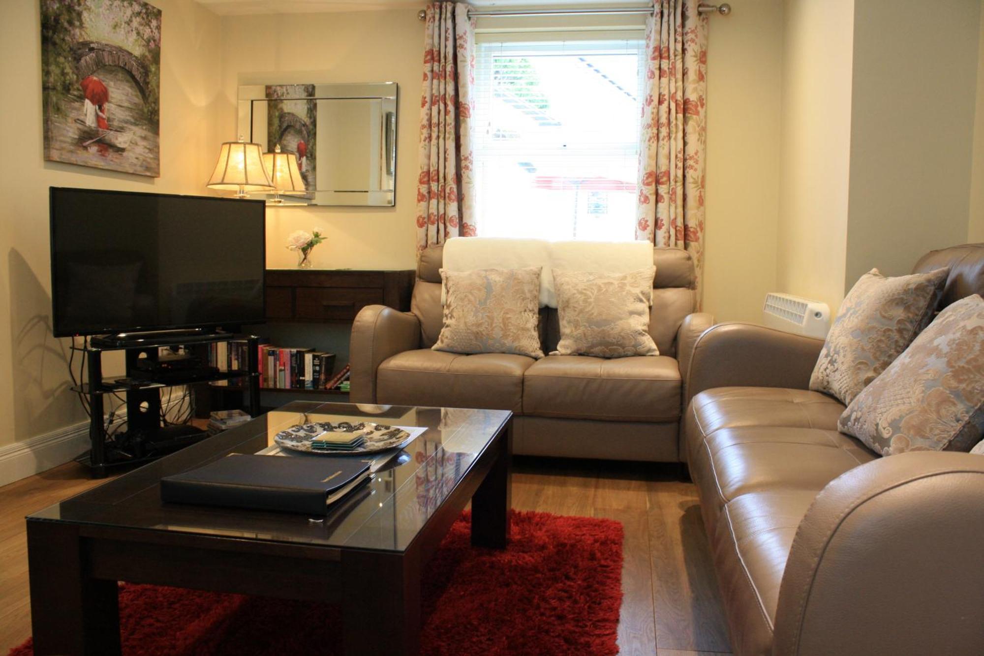 3 Fair Hill House Centrally Located With Parking And Wifi Sleeps 6