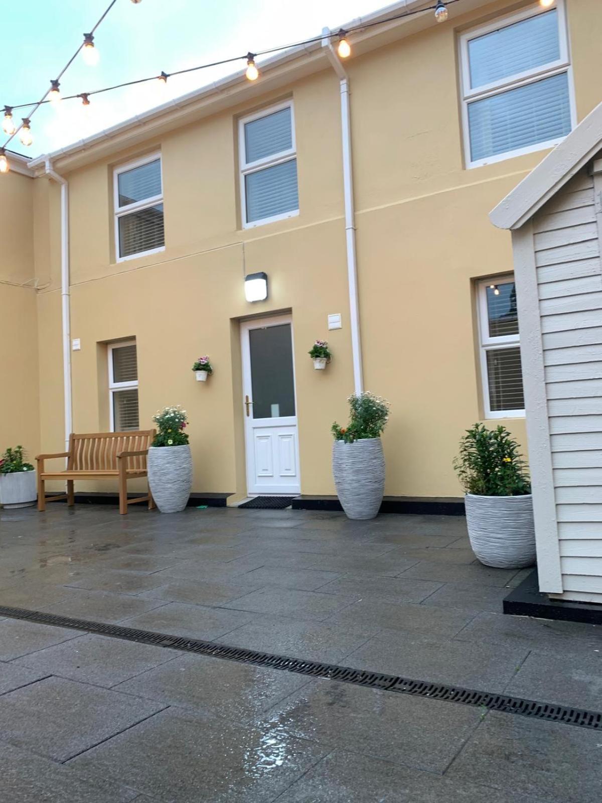 3 Fair Hill House Centrally Located With Parking And Wifi Sleeps 6 * Killarney