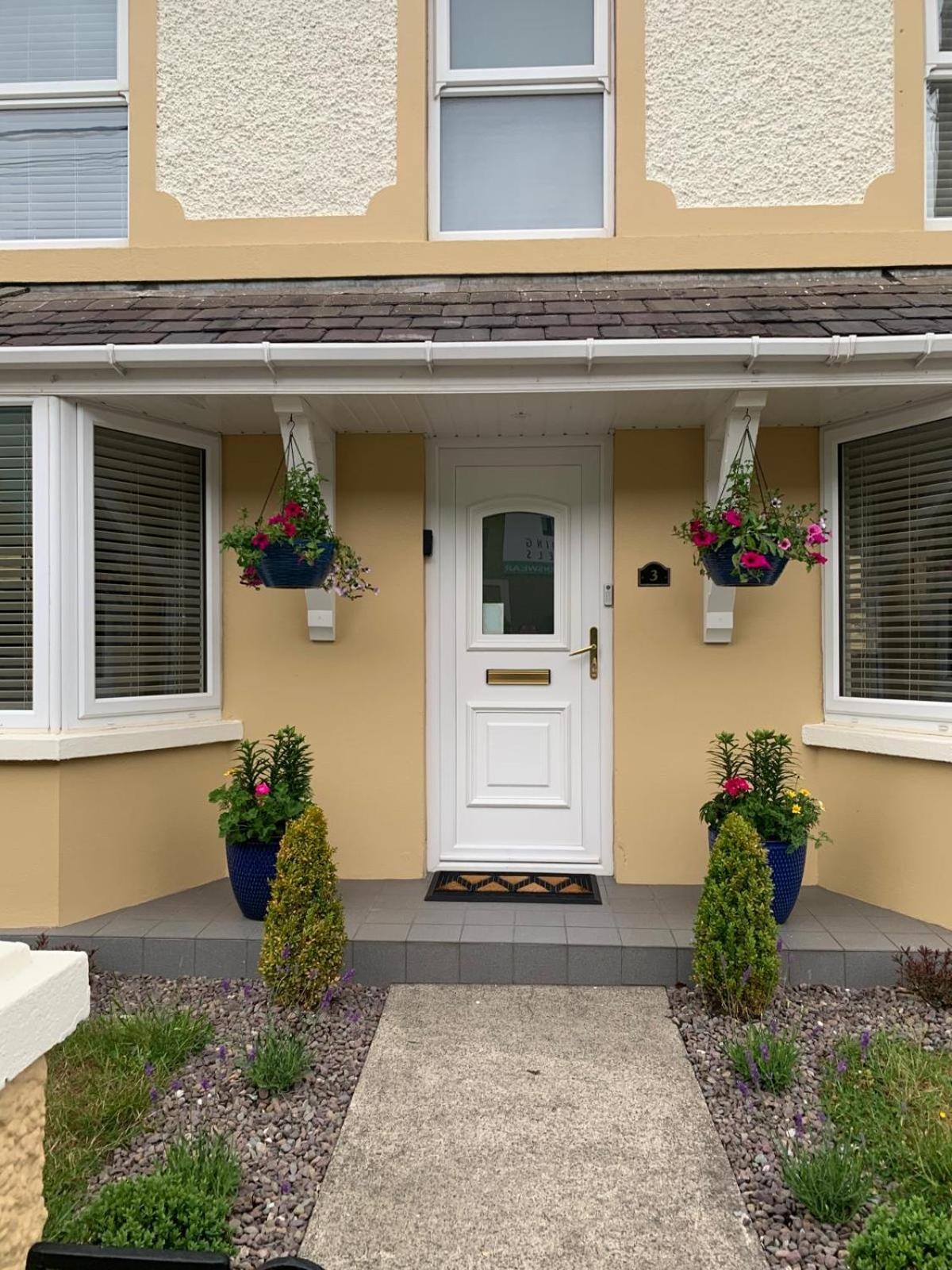 3 Fair Hill House Centrally Located With Parking And Wifi Sleeps 6 Killarney