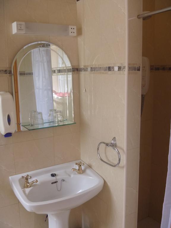 Bed & Breakfast O'sheas 3*