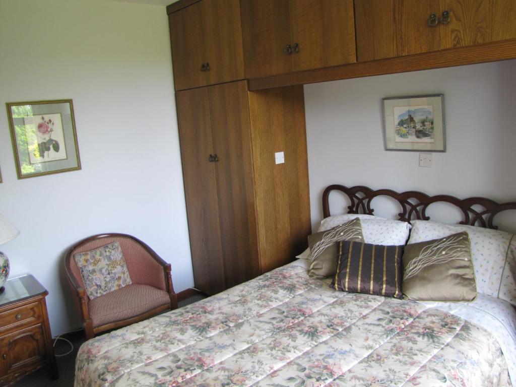 An Dooneen, The Hurley Farm 3*
