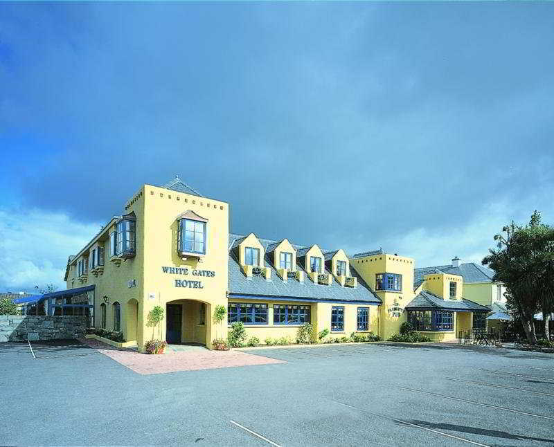 Whitegates Pub &