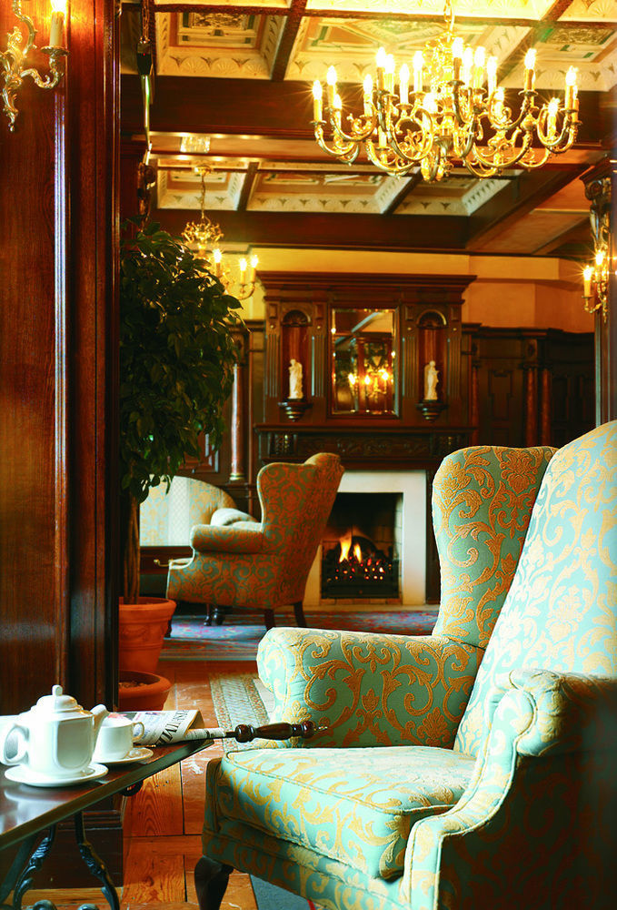 Avenue Hotel