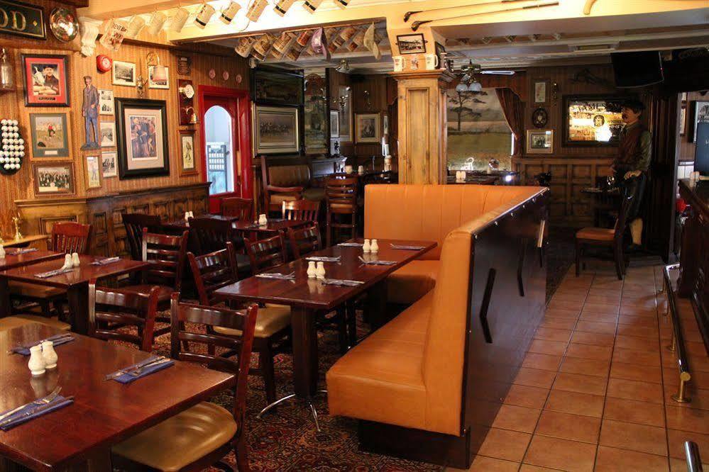 Mcsweeney Arms Hotel 3*