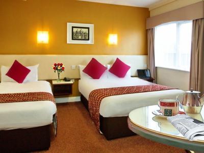 Eviston House 3*