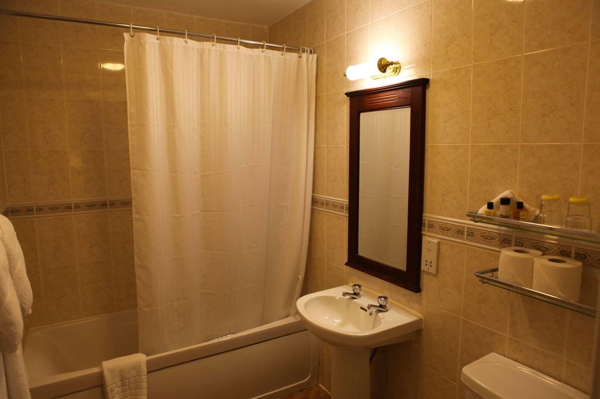 Mcsweeney Arms Hotel Killarney