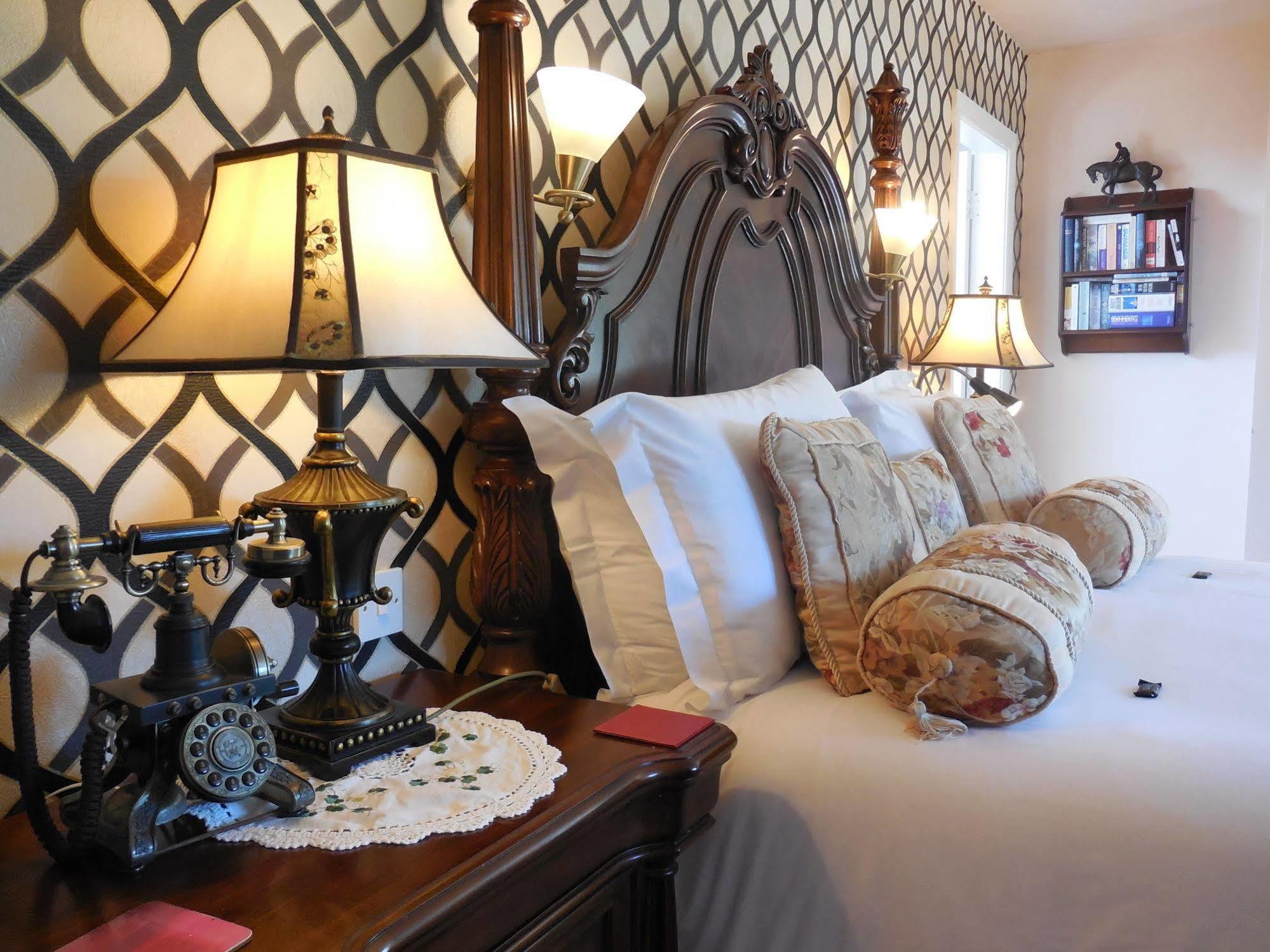 Crystal Springs Bed & Breakfast 3*