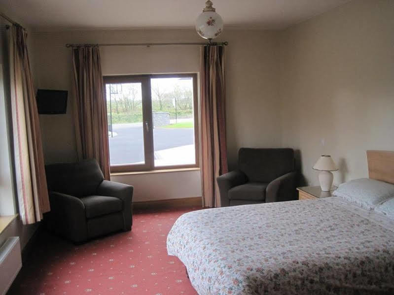 Court Hotel 3*