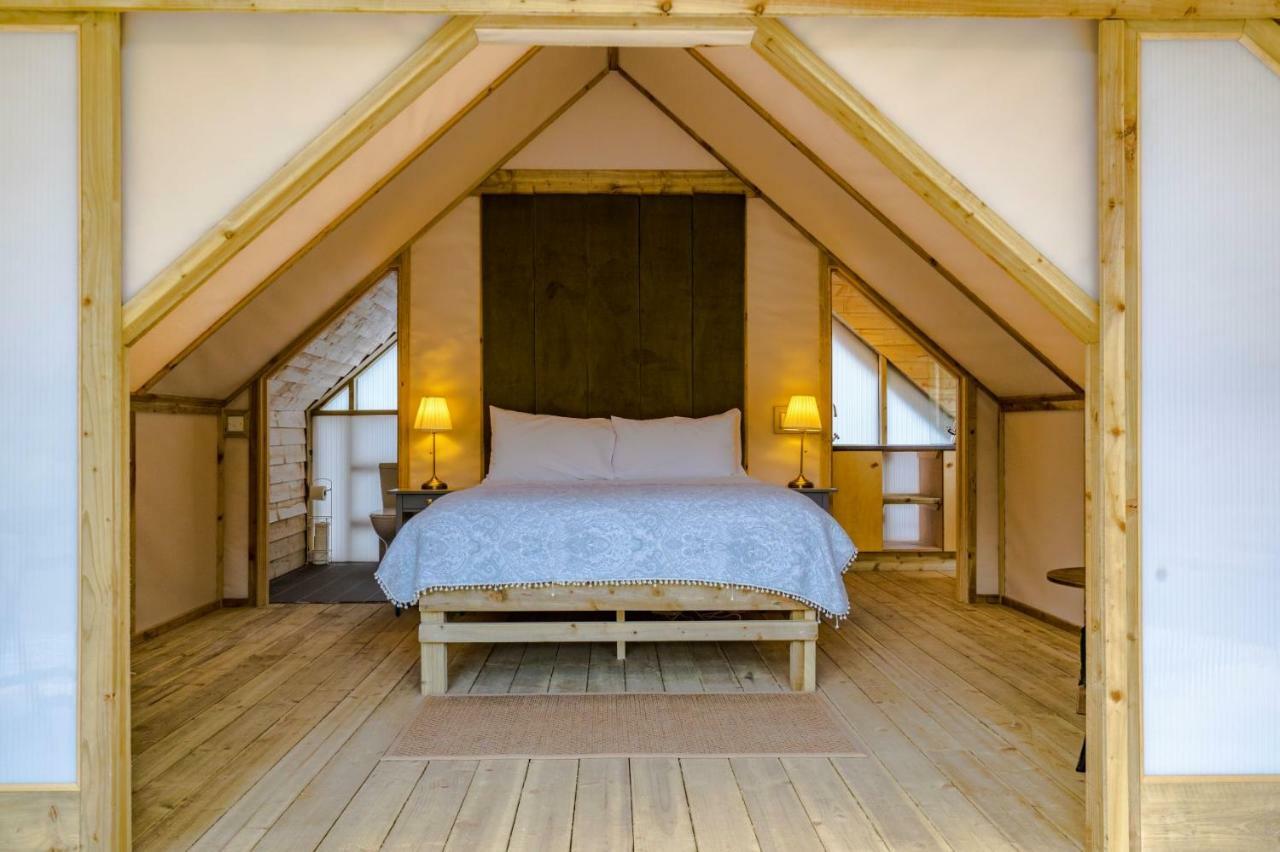 Luxury tent Killarney Glamping At The Grove, Suites And Lodges Killarney