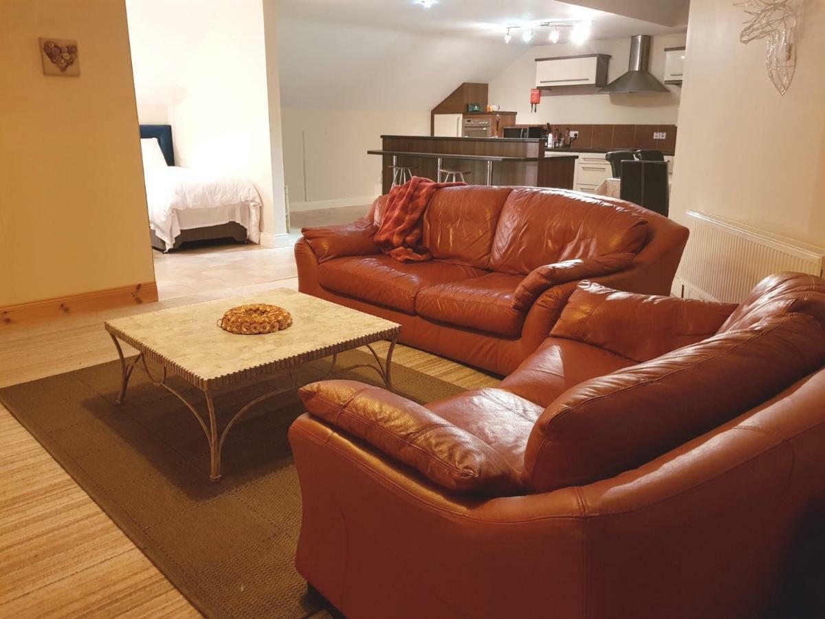 Apartment Ethan House