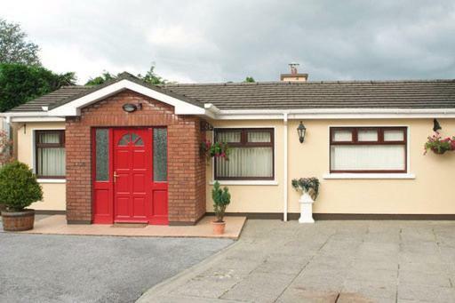 Cedar House And Killarney