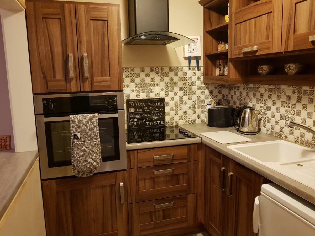 Ethan House Apartment *