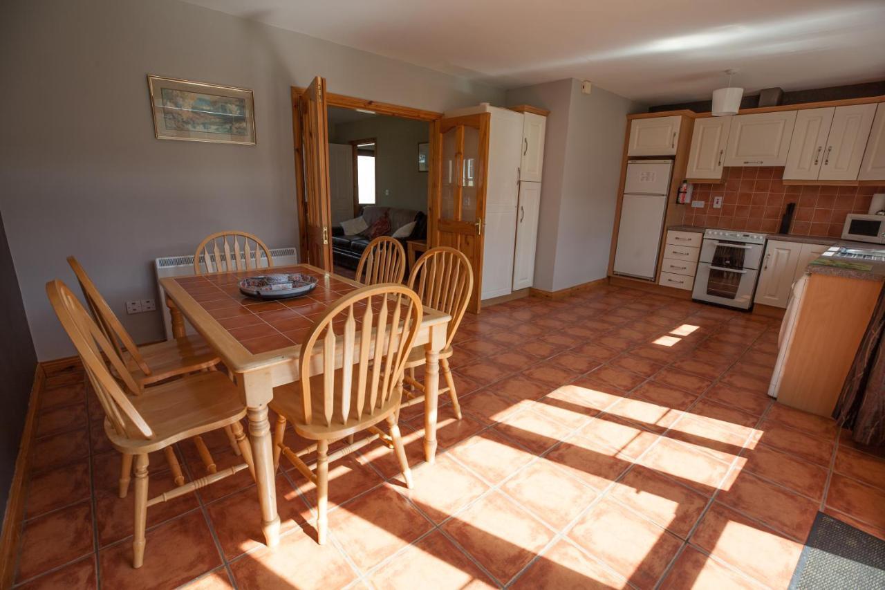 25 Holiday Village * Killarney