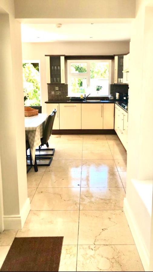 Shangri - La Spacious Family Townhouse