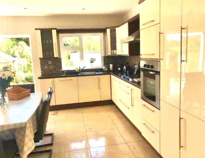 Holiday home Shangri - La Spacious Family Townhouse Killarney