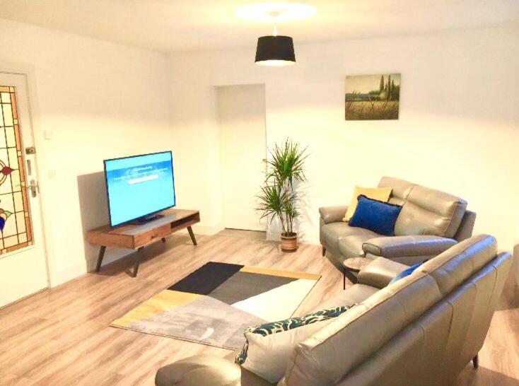 Shangri - La Spacious Family Townhouse Holiday home *
