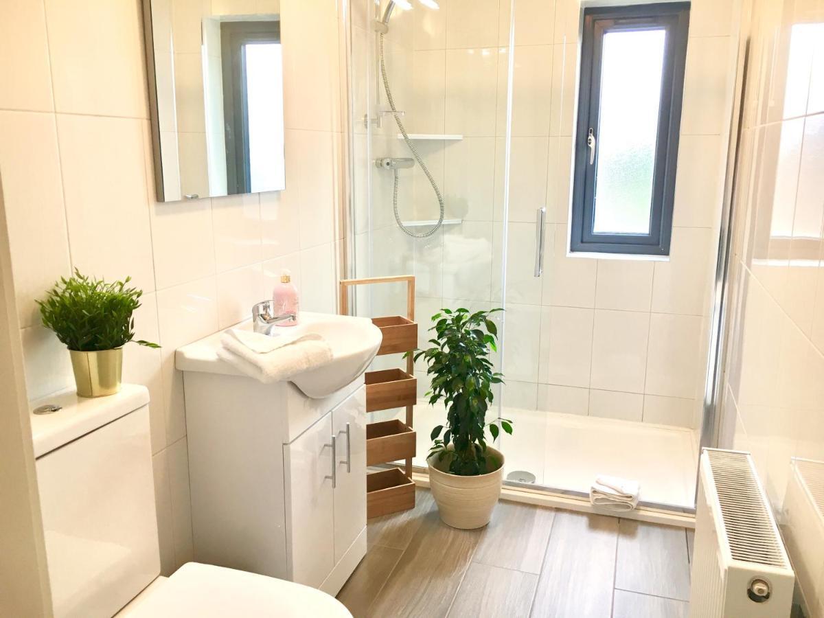 Shangri - La Spacious Family Townhouse Holiday home *