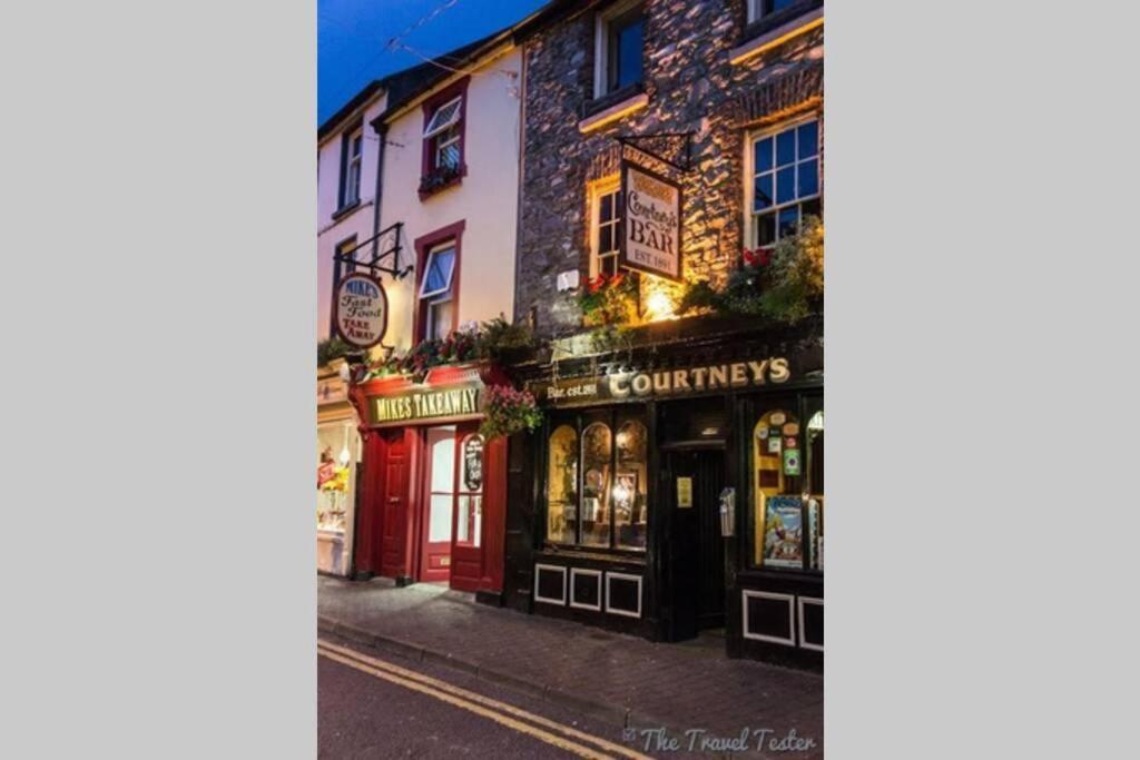 Woodford In Old Farm *