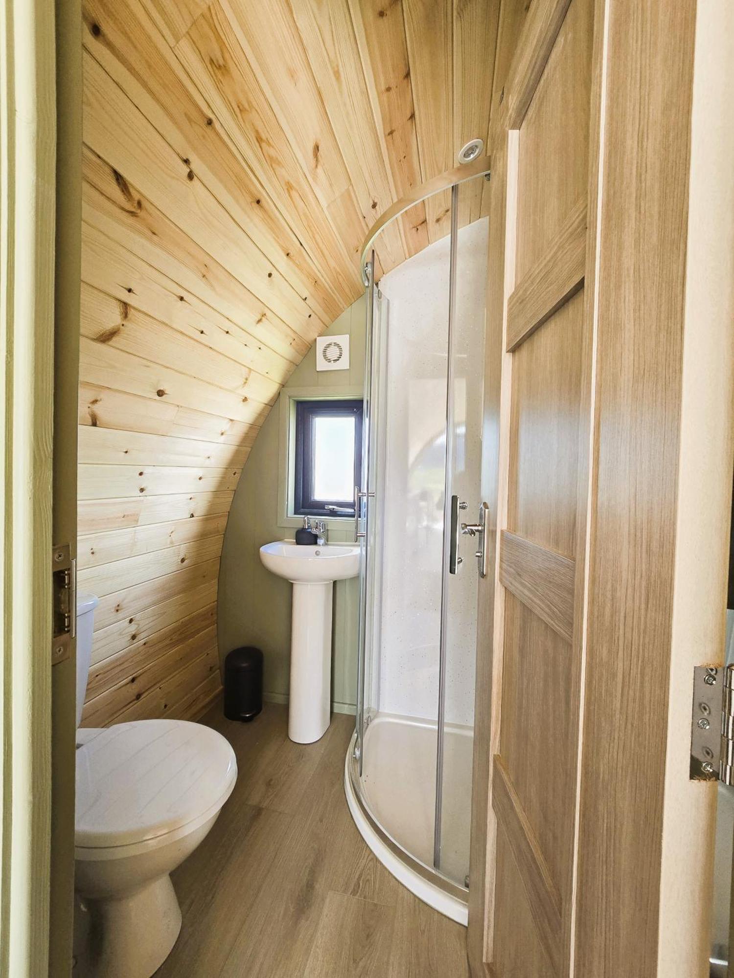 Lodge Nadur Pods *