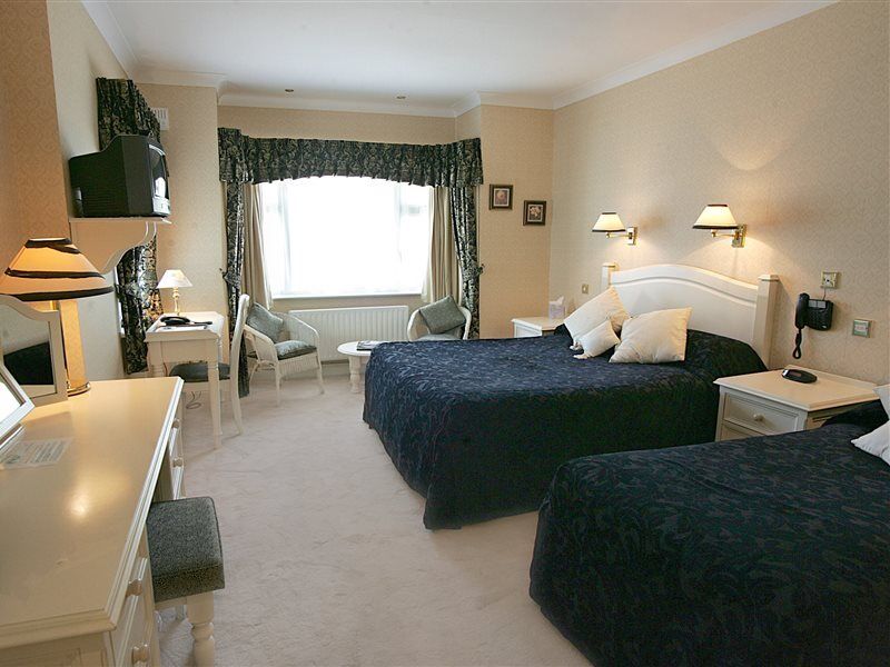 Hotel Killeen House And Rozzers Restaurant Killarney